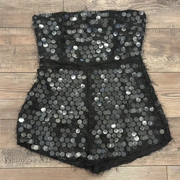 PrettyLittleThing Black Disc Sequin Bandeau Playsuit Size 10 - Picture 4 of 7